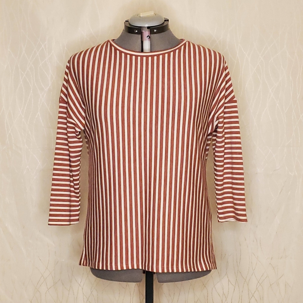 W5 Concepts 3/4 Sleeve Top size large